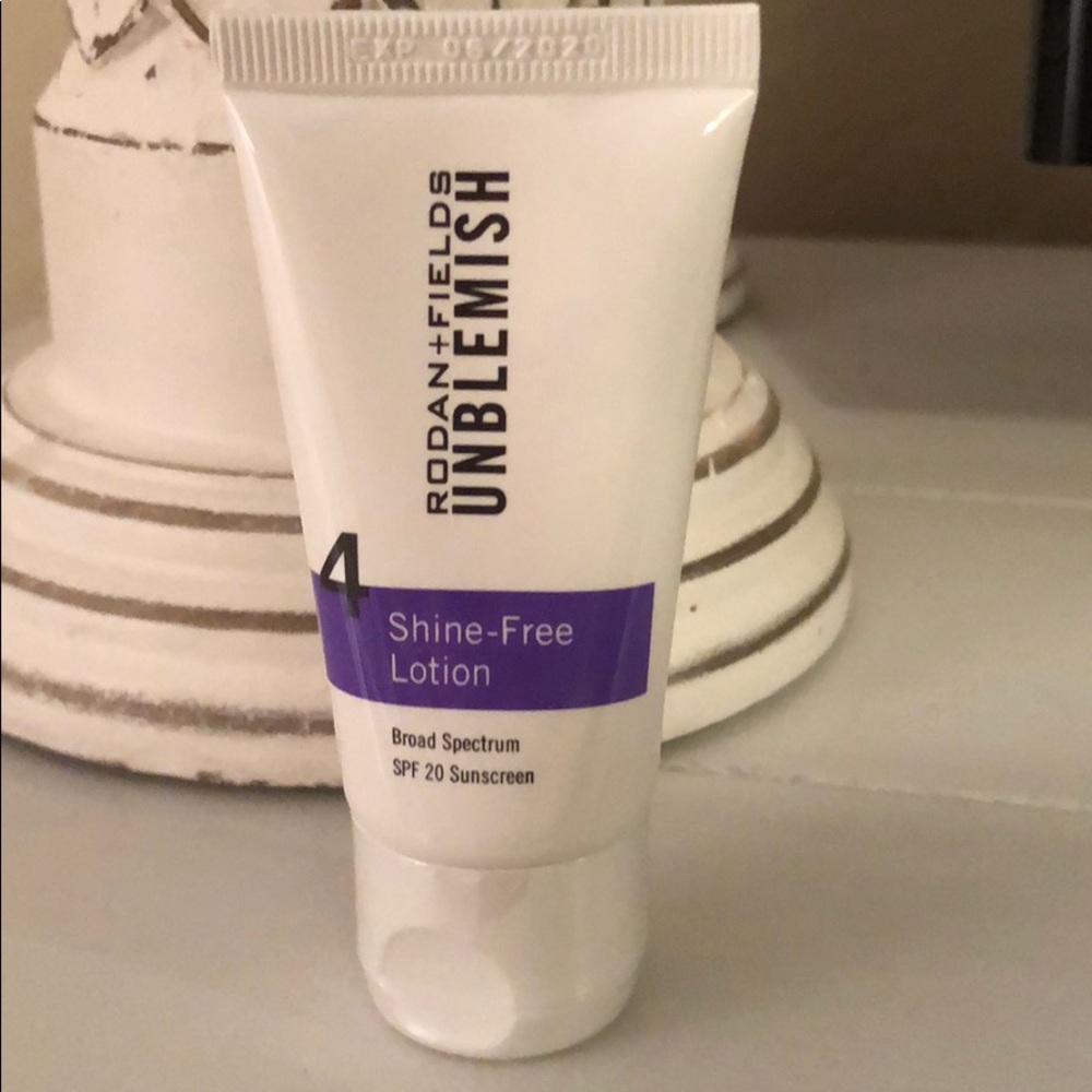 Rodan and Fields shine free lotion- unblemish
